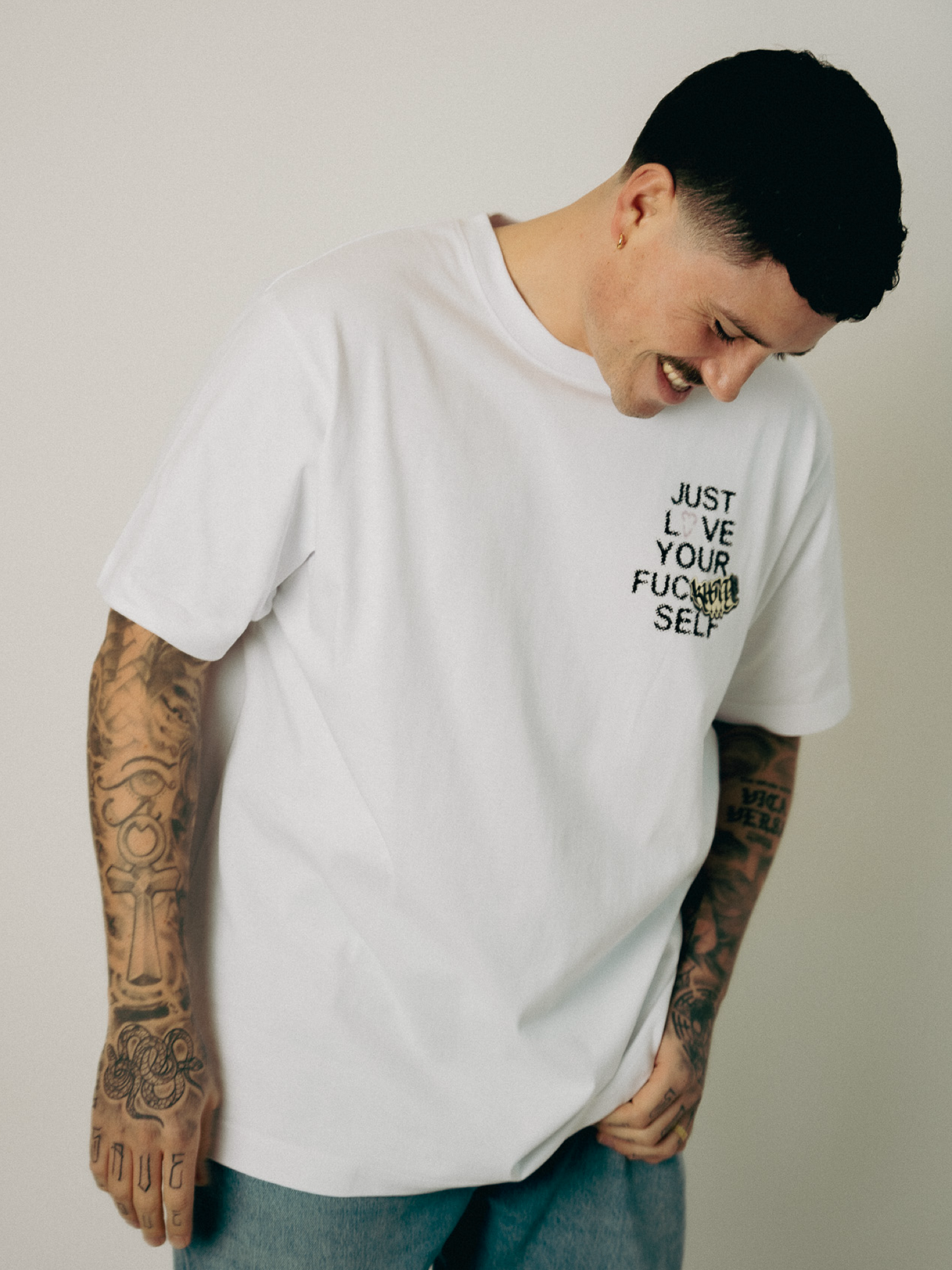 „Love Yourself“ Shirt White