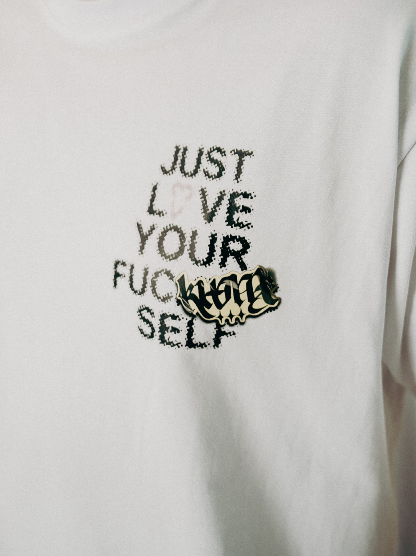 „Love Yourself“ Shirt White