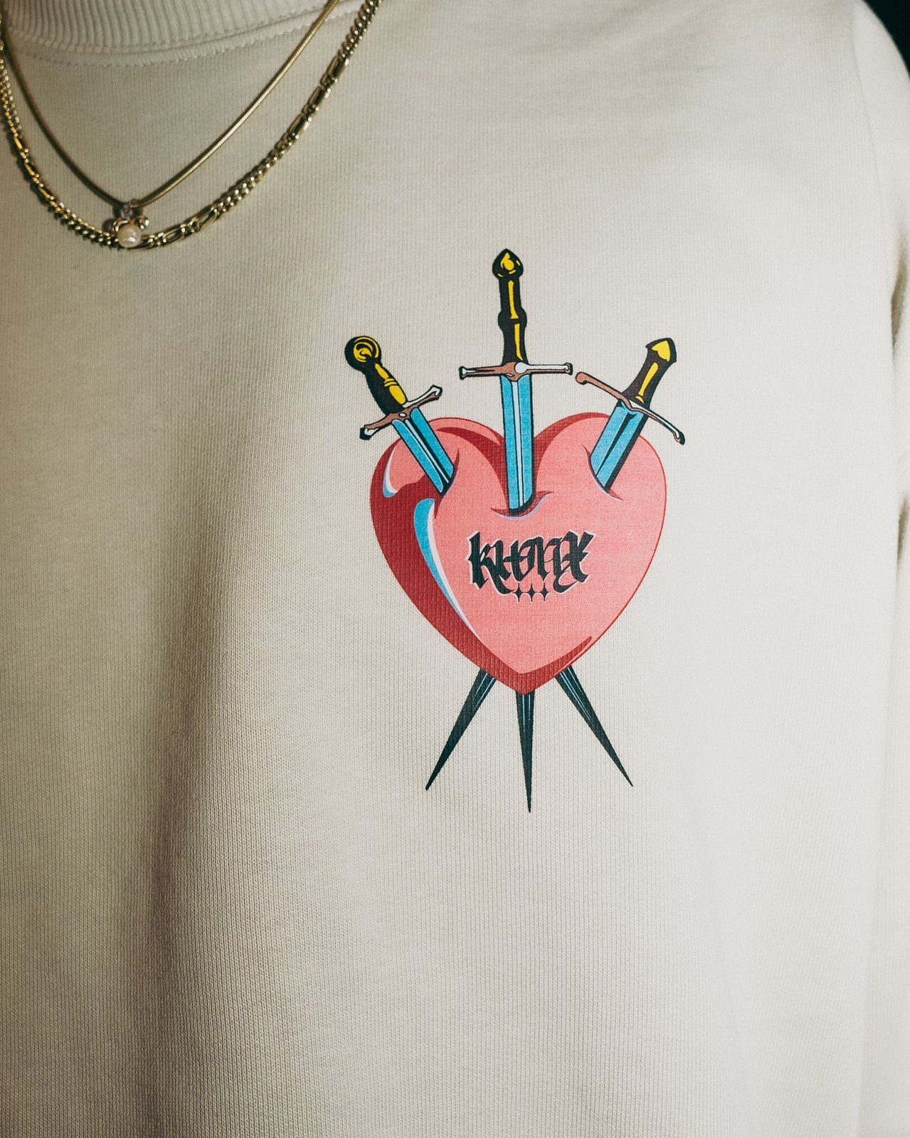 „Heart Attack“ Heavy Sweatshirt Sand